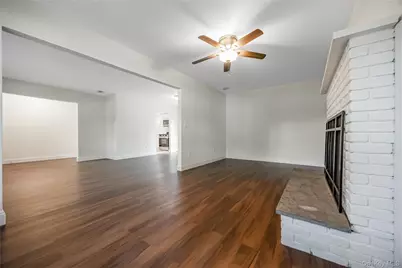 1182 E 3rd Avenue, Bay Shore, NY 11706 - Photo 13
