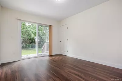 1182 E 3rd Avenue, Bay Shore, NY 11706 - Photo 7