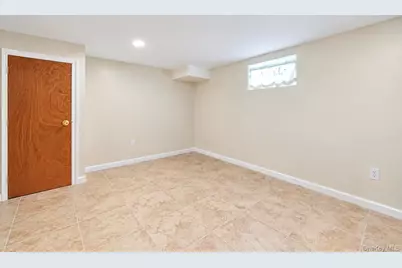 15 Harding Avenue, Hicksville, NY 11801 - Photo 25