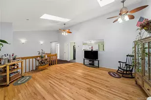 14 Mineola St, Holtsville, NY 11742 - Photo 17