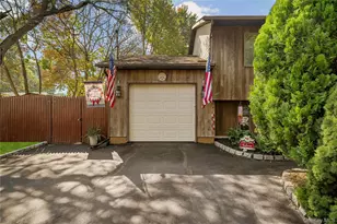 14 Mineola St, Holtsville, NY 11742 - Photo 9