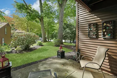 172 Woods Brooke Circle, Ossining, NY 10562 - Photo 9