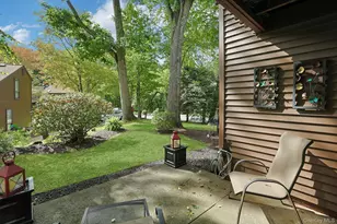 172 Woods Brooke Cir, Ossining, NY 10562 - Photo 9