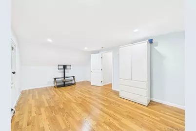 39 Croyden Lane, Hicksville, NY 11801 - Photo 15