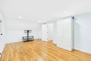 39 Croyden Ln, Hicksville, NY 11801 - Photo 15