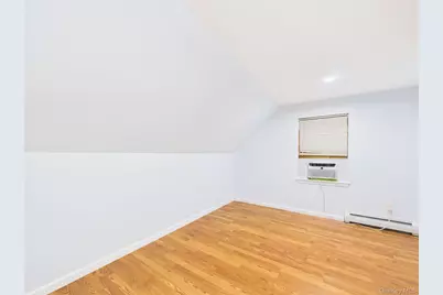39 Croyden Lane, Hicksville, NY 11801 - Photo 17