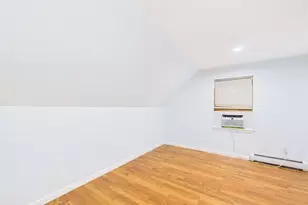 39 Croyden Ln, Hicksville, NY 11801 - Photo 17