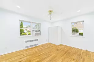 39 Croyden Ln, Hicksville, NY 11801 - Photo 11