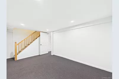 39 Croyden Lane, Hicksville, NY 11801 - Photo 21