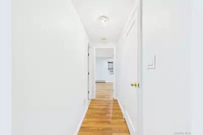 39 Croyden Lane, Hicksville, NY 11801 - Photo 13