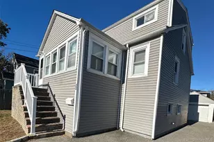 32 Mc Kinley Ave, Lindenhurst, NY 11757 - Photo 3