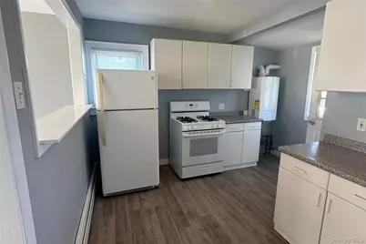 32 McKinley Avenue, Lindenhurst, NY 11757 - Photo 9