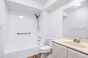 22 Ridgewood Dr, Wantagh, NY 11793 - Photo 13