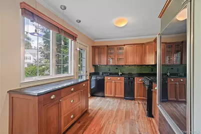 29 Coralyn Avenue, White Plains, NY 10605 - Photo 9