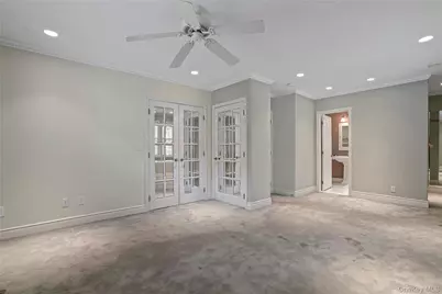 29 Coralyn Avenue, White Plains, NY 10605 - Photo 17