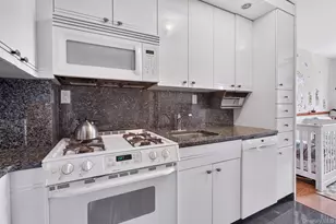 2475 E 11th St, Brooklyn, NY 11235 - Photo 7