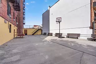2475 E 11th St, Brooklyn, NY 11235 - Photo 19