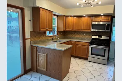 21 Willow Place, Middletown, NY 10940 - Photo 5