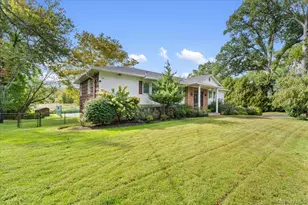 6 Channel Dr, Great Neck, NY 11024 - Photo 3