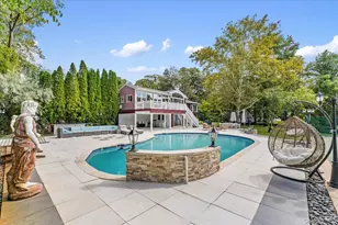 6 Channel Dr, Great Neck, NY 11024 - Photo 35
