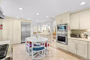 6 Channel Dr, Great Neck, NY 11024 - Photo 15