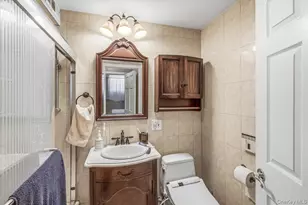 64-09 Catalpa Ave, Ridgewood, NY 11385 - Photo 23