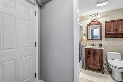 6409 Catalpa Avenue, Ridgewood, NY 11385 - Photo 15