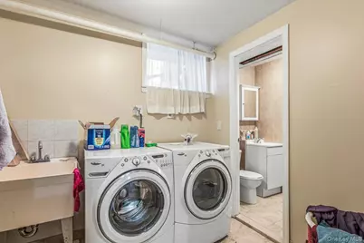 6409 Catalpa Avenue, Ridgewood, NY 11385 - Photo 27
