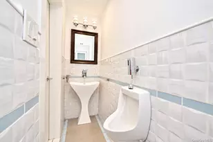 2561 Fenton Ave, Bronx, NY 10469 - Photo 23