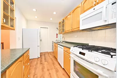 2561 Fenton Avenue #Whole House, Bronx, NY 10469 - Photo 9