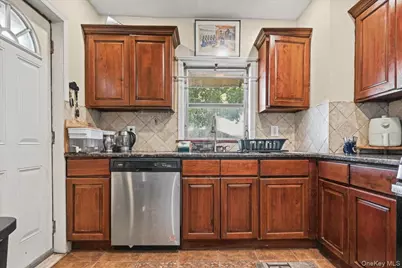 11507 103rd Avenue, Richmond Hill, NY 11419 - Photo 11