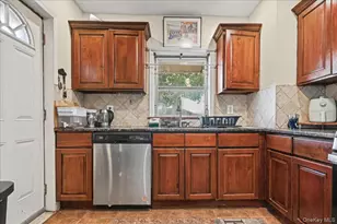 115-07 103rd Ave, Richmond Hill, NY 11419 - Photo 11