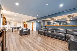 2305 Townhome Wy, Huntington Station, NY 11746 - Photo 27