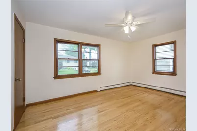 60 Smith Street, Glen Cove, NY 11542 - Photo 15