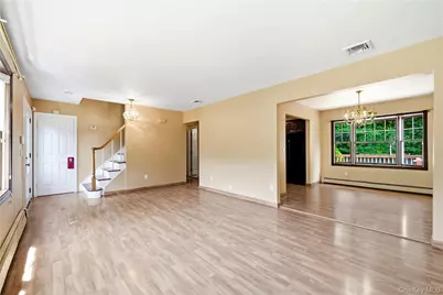901 Liberty Street, Bohemia, NY 11716 - Photo 5