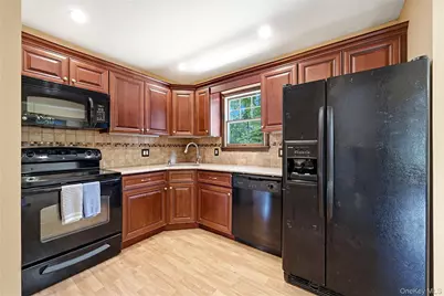 901 Liberty Street, Bohemia, NY 11716 - Photo 11