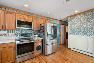 208 Melville Road, South Huntington, NY 11746 - Photo 7