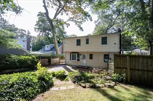 208 Melville Rd, South Huntington, NY 11746 - Photo 19
