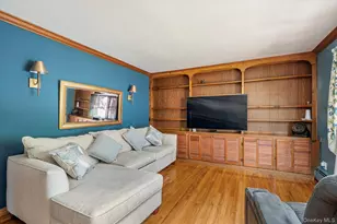 208 Melville Rd, South Huntington, NY 11746 - Photo 3