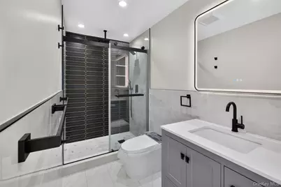 [Address not provided], Valley Stream, NY 11580 - Photo 29