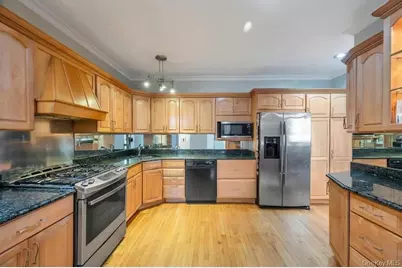 164-26 Grand Central Parkway, Jamaica, NY 11432 - Photo 21