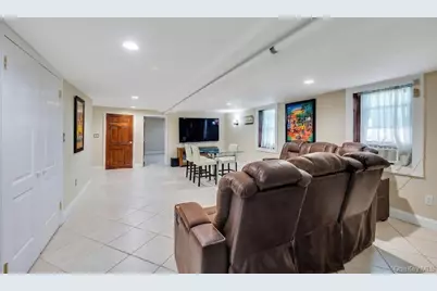 164-26 Grand Central Parkway, Jamaica, NY 11432 - Photo 33