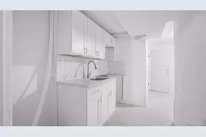 946 E 215th Street, Bronx, NY 10469 - Photo 13