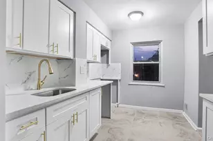 946 E 215th St, Bronx, NY 10469 - Photo 11