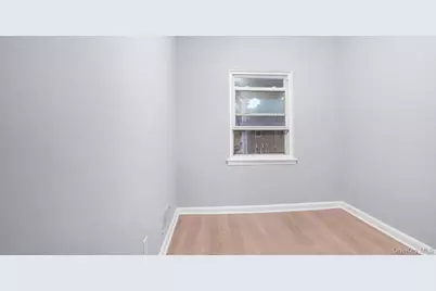 946 E 215th Street, Bronx, NY 10469 - Photo 17