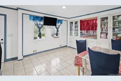126 Claywood Drive, Brentwood, NY 11717 - Photo 9