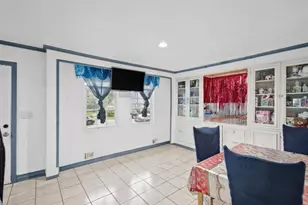 126 Claywood Dr, Brentwood, NY 11717 - Photo 9
