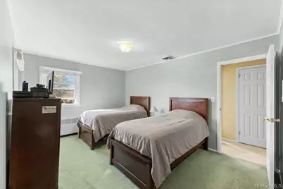 84 Melanie Lane, Syosset, NY 11791 - Photo 23