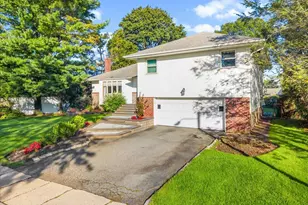 84 Melanie Ln, Syosset, NY 11791 - Photo 3