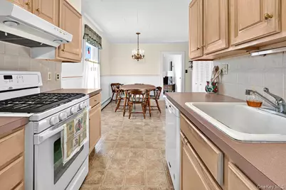 200 Lakeview Avenue, West Harrison, NY 10604 - Photo 21